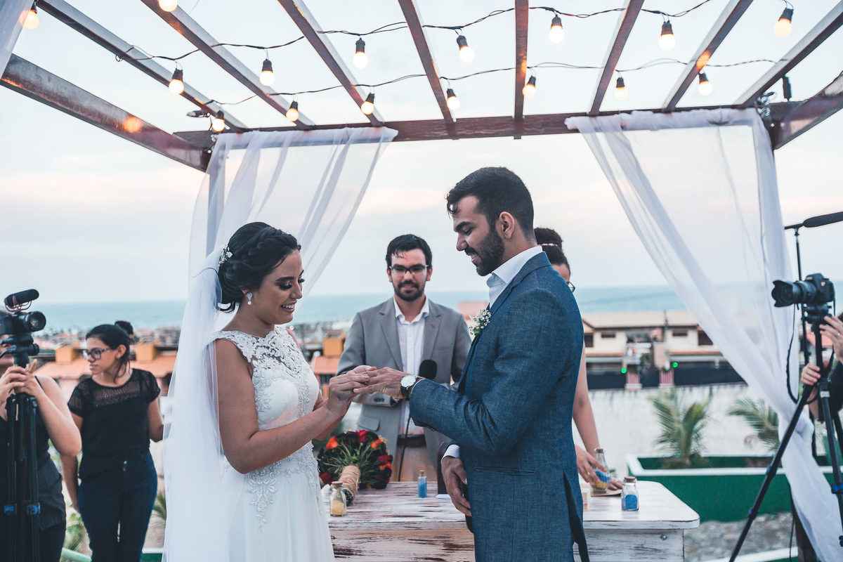 casamento-praia-wedding-making-of-noiva-recepção-vestido-bolo-cerimônia-padrinhos-fotografia-icarai