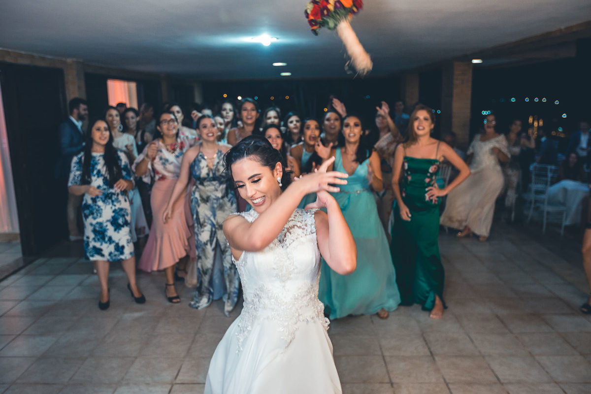 casamento-praia-wedding-making-of-noiva-recepção-vestido-bolo-cerimônia-padrinhos-fotografia-icarai