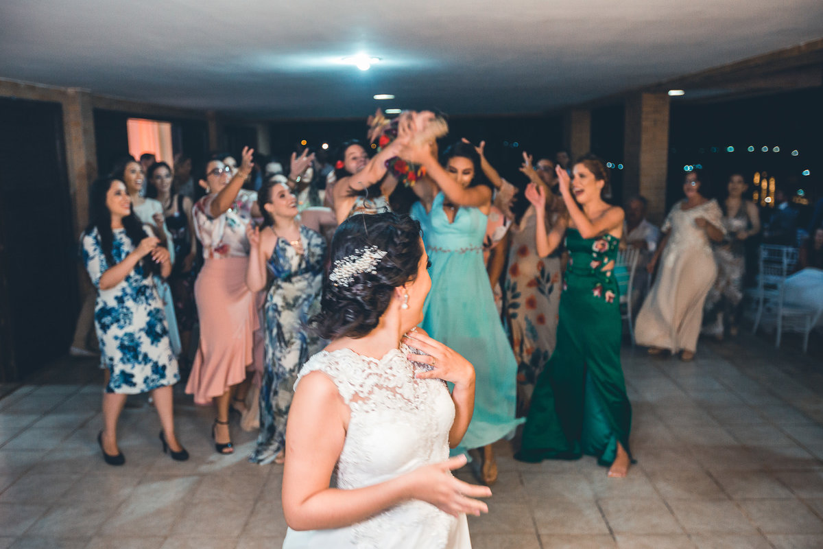 casamento-praia-wedding-making-of-noiva-recepção-vestido-bolo-cerimônia-padrinhos-fotografia-icarai