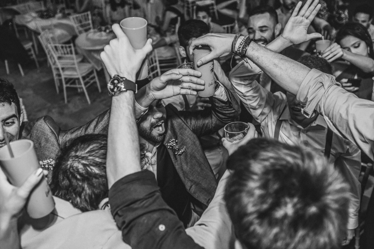 casamento-praia-wedding-making-of-noiva-recepção-vestido-bolo-cerimônia-padrinhos-fotografia-icarai