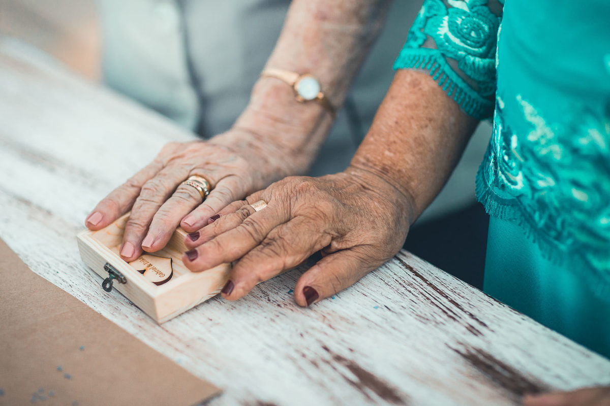 casamento-praia-wedding-making-of-noiva-recepção-vestido-bolo-cerimônia-padrinhos-fotografia-icarai