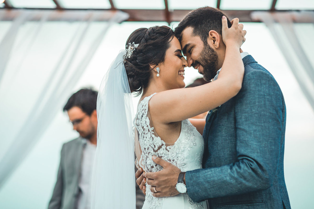 casamento-praia-wedding-making-of-noiva-recepção-vestido-bolo-cerimônia-padrinhos-fotografia-icarai