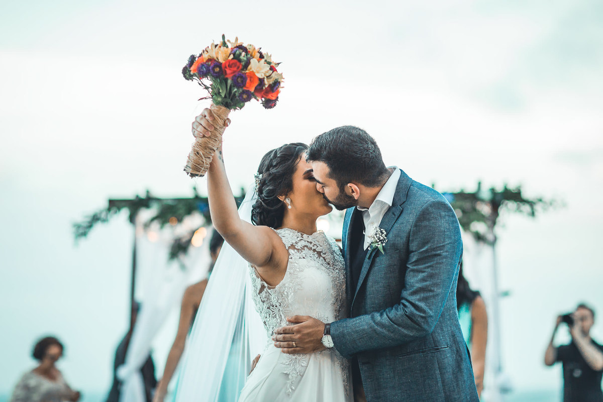 casamento-praia-wedding-making-of-noiva-recepção-vestido-bolo-cerimônia-padrinhos-fotografia-icarai
