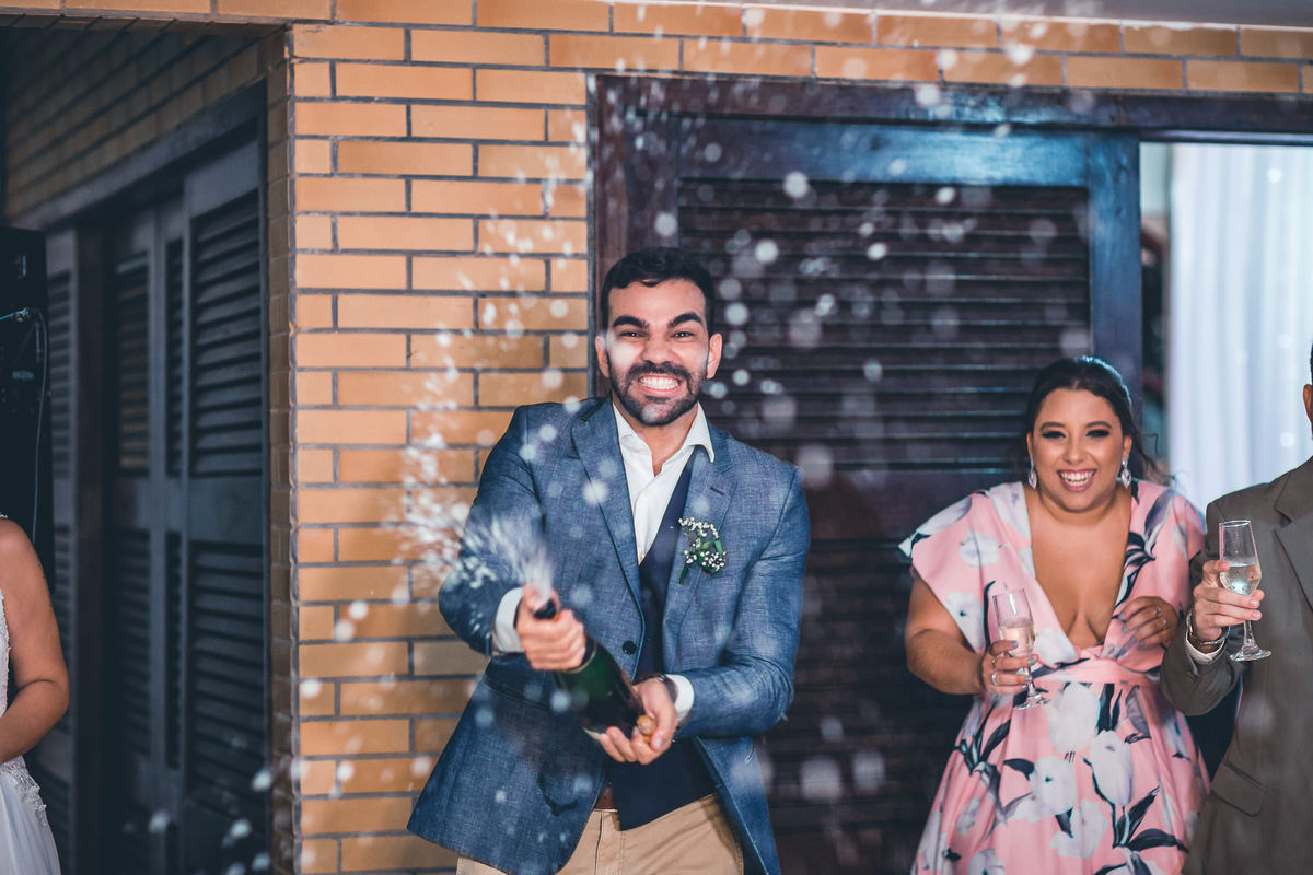 casamento-praia-wedding-making-of-noiva-recepção-vestido-bolo-cerimônia-padrinhos-fotografia-icarai