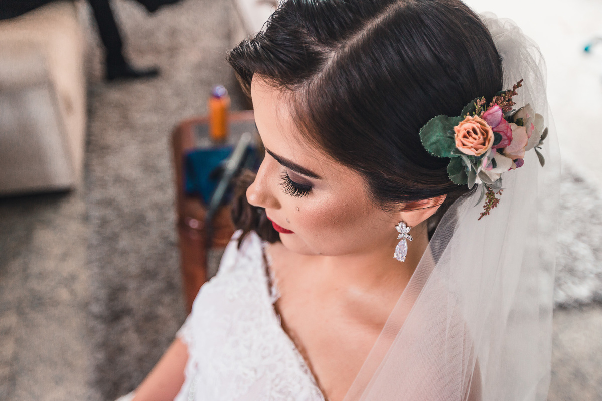 casamento-recepção-igreja-cripta-catedral-fortaleza-making-of-restaurante-faustino-beira-mar-vestido-noiva-padre-buque-emoção