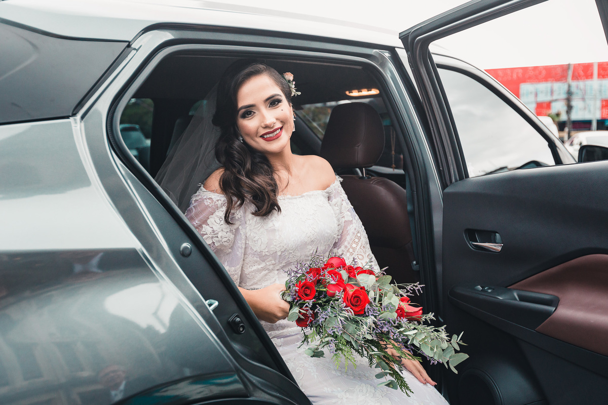 casamento-recepção-igreja-cripta-catedral-fortaleza-making-of-restaurante-faustino-beira-mar-vestido-noiva-padre-buque-emoção