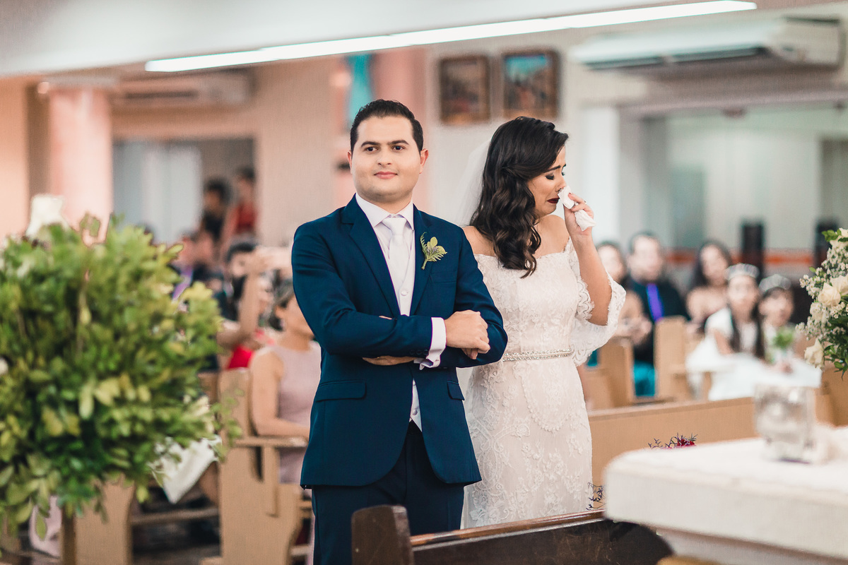 casamento-recepção-igreja-cripta-catedral-fortaleza-making-of-restaurante-faustino-beira-mar-vestido-noiva-padre-buque-emoção
