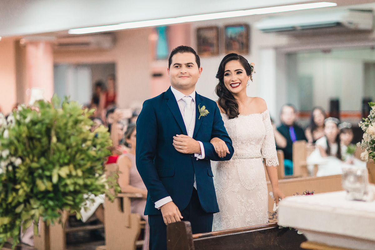 casamento-recepção-igreja-cripta-catedral-fortaleza-making-of-restaurante-faustino-beira-mar-vestido-noiva-padre-buque-emoção