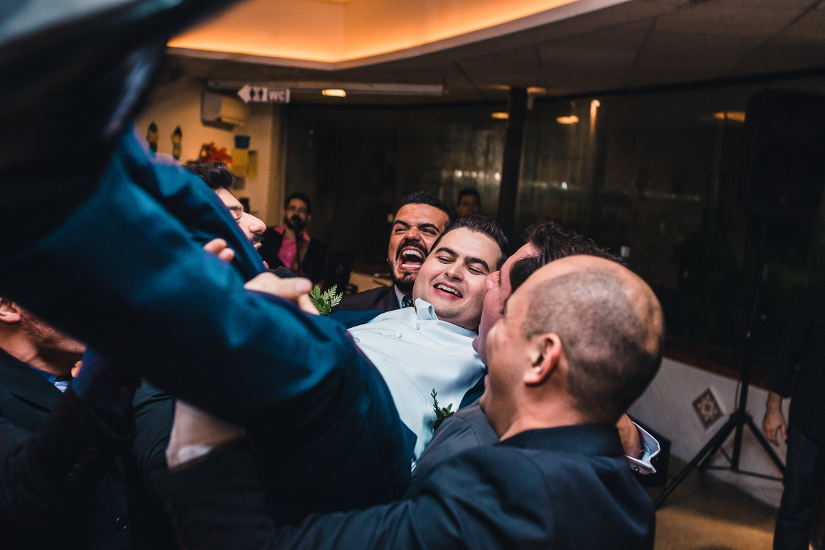 casamento-recepção-igreja-cripta-catedral-fortaleza-making-of-restaurante-faustino-beira-mar-vestido-noiva-padre-buque-emoção