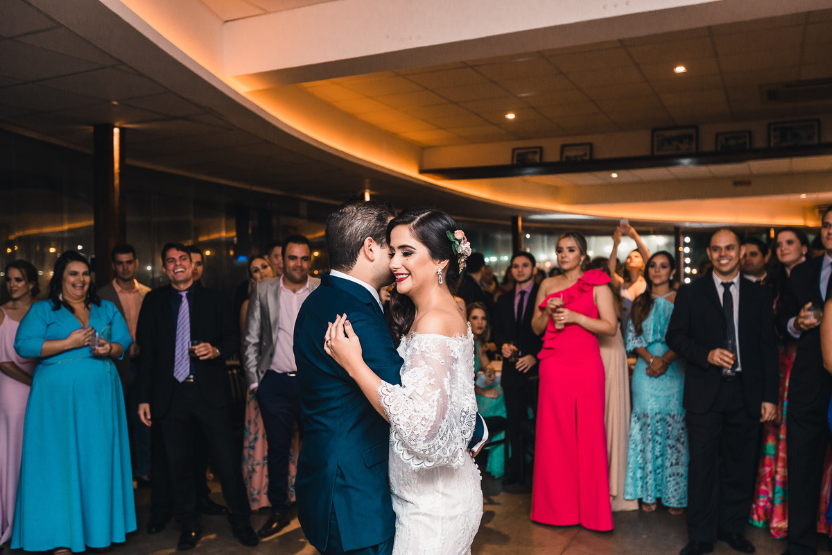 casamento-recepção-igreja-cripta-catedral-fortaleza-making-of-restaurante-faustino-beira-mar-vestido-noiva-padre-buque-emoção