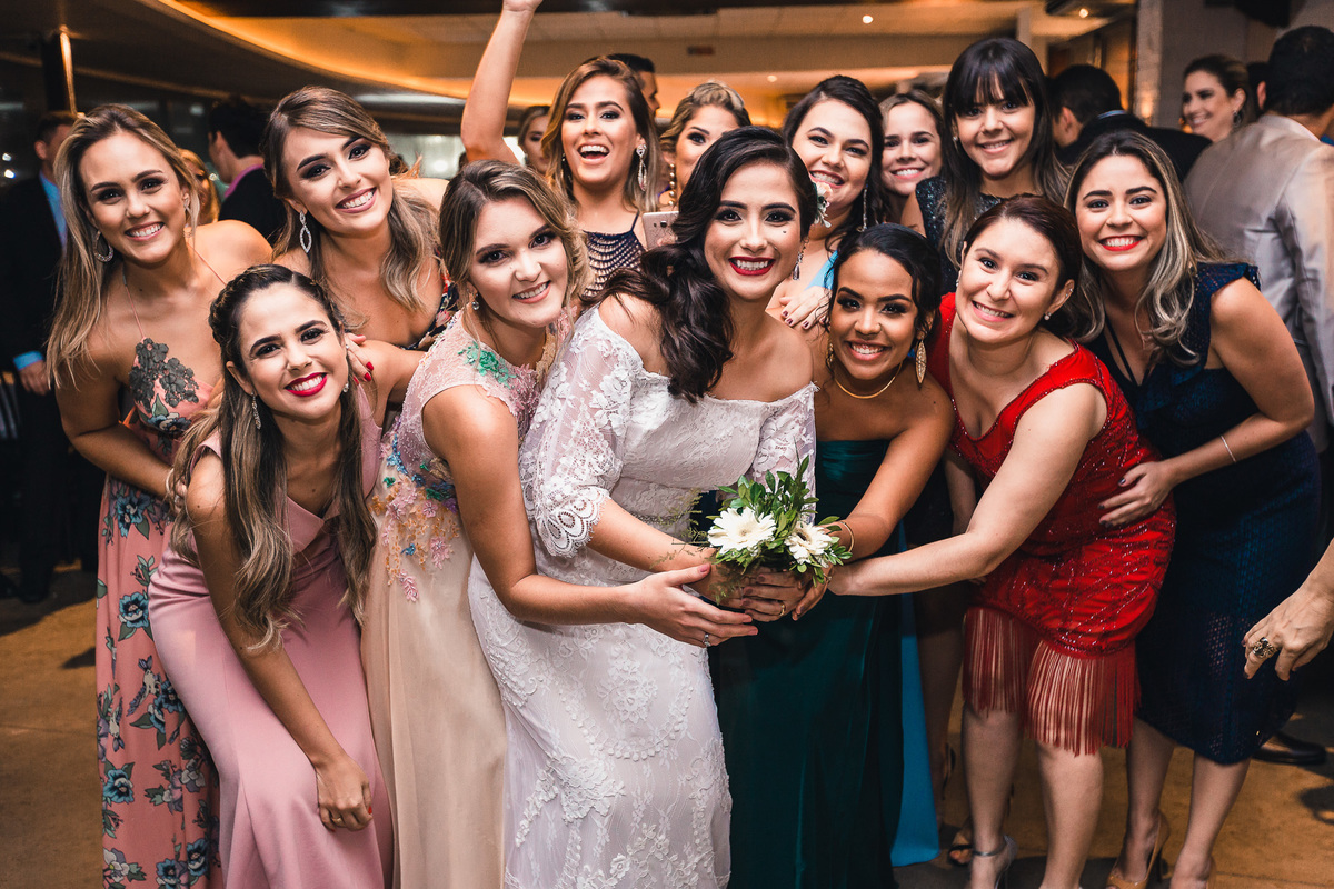 casamento-recepção-igreja-cripta-catedral-fortaleza-making-of-restaurante-faustino-beira-mar-vestido-noiva-padre-buque-emoção