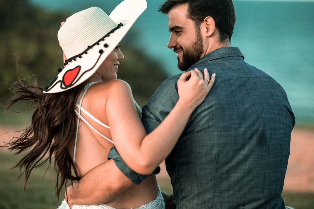 ensaio-préwedding-esession-book-casal-fotos-praia-beach-morro-branco-beberibe-ceara-fortaleza-americanas-são-paulo-cuiaba-mt-amor-love-casamento-noivos