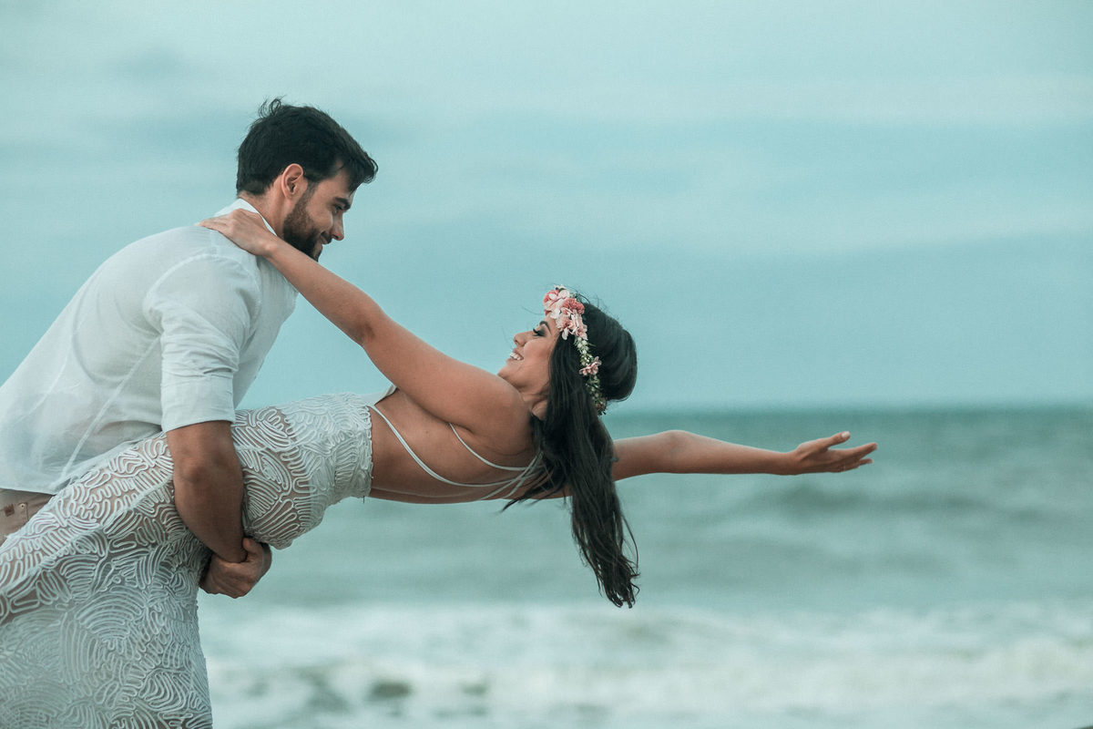 ensaio-préwedding-esession-book-casal-fotos-praia-beach-morro-branco-beberibe-ceara-fortaleza-americanas-são-paulo-cuiaba-mt-amor-love-casamento-noivos