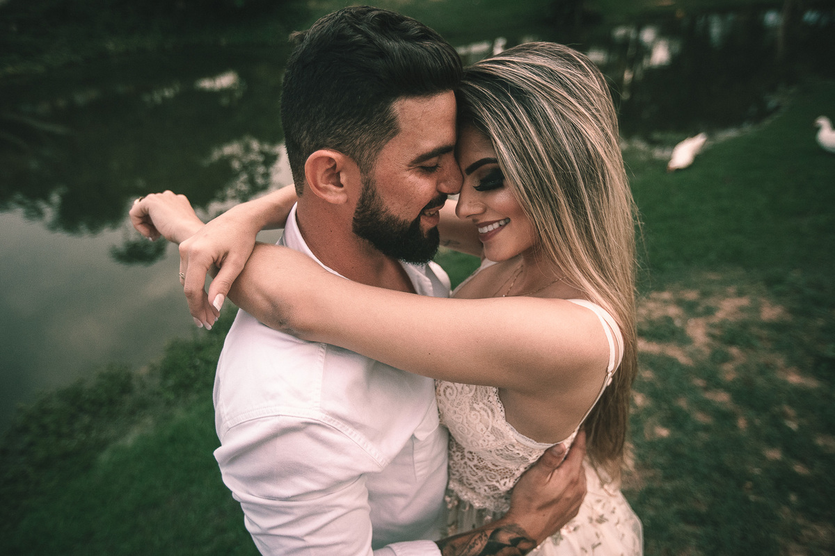 ensaio-sensual-casal-book-pre wedding-lovers-foto-casamento-amor-seoxo-pegada-boudoir-rondonopolis-mato-grosso-praia-beach