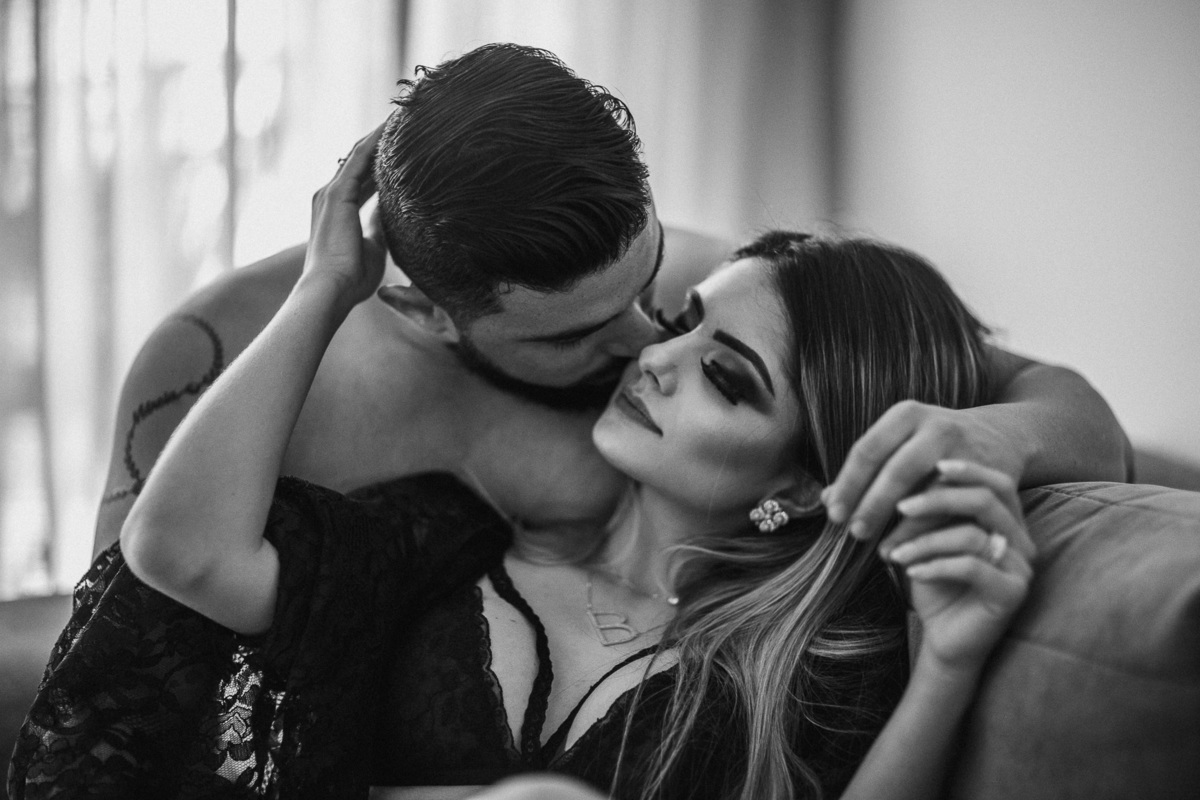 ensaio-sensual-casal-book-pre wedding-lovers-foto-casamento-amor-seoxo-pegada-boudoir-rondonopolis-mato-grosso-praia-beach