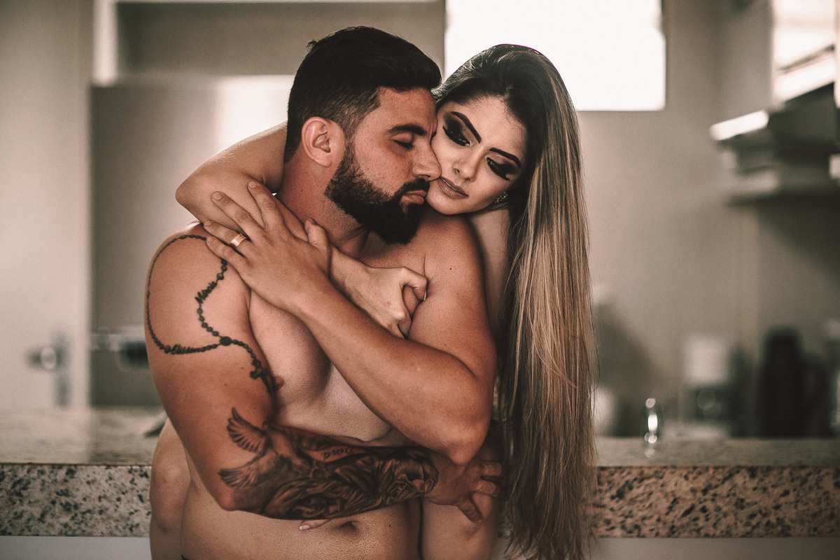 ensaio-sensual-casal-book-pre wedding-lovers-foto-casamento-amor-seoxo-pegada-boudoir-rondonopolis-mato-grosso-praia-beach