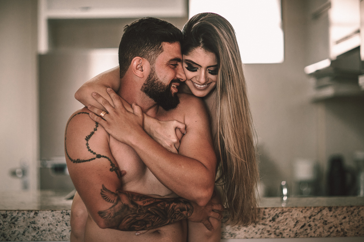 ensaio-sensual-casal-book-pre wedding-lovers-foto-casamento-amor-seoxo-pegada-boudoir-rondonopolis-mato-grosso-praia-beach