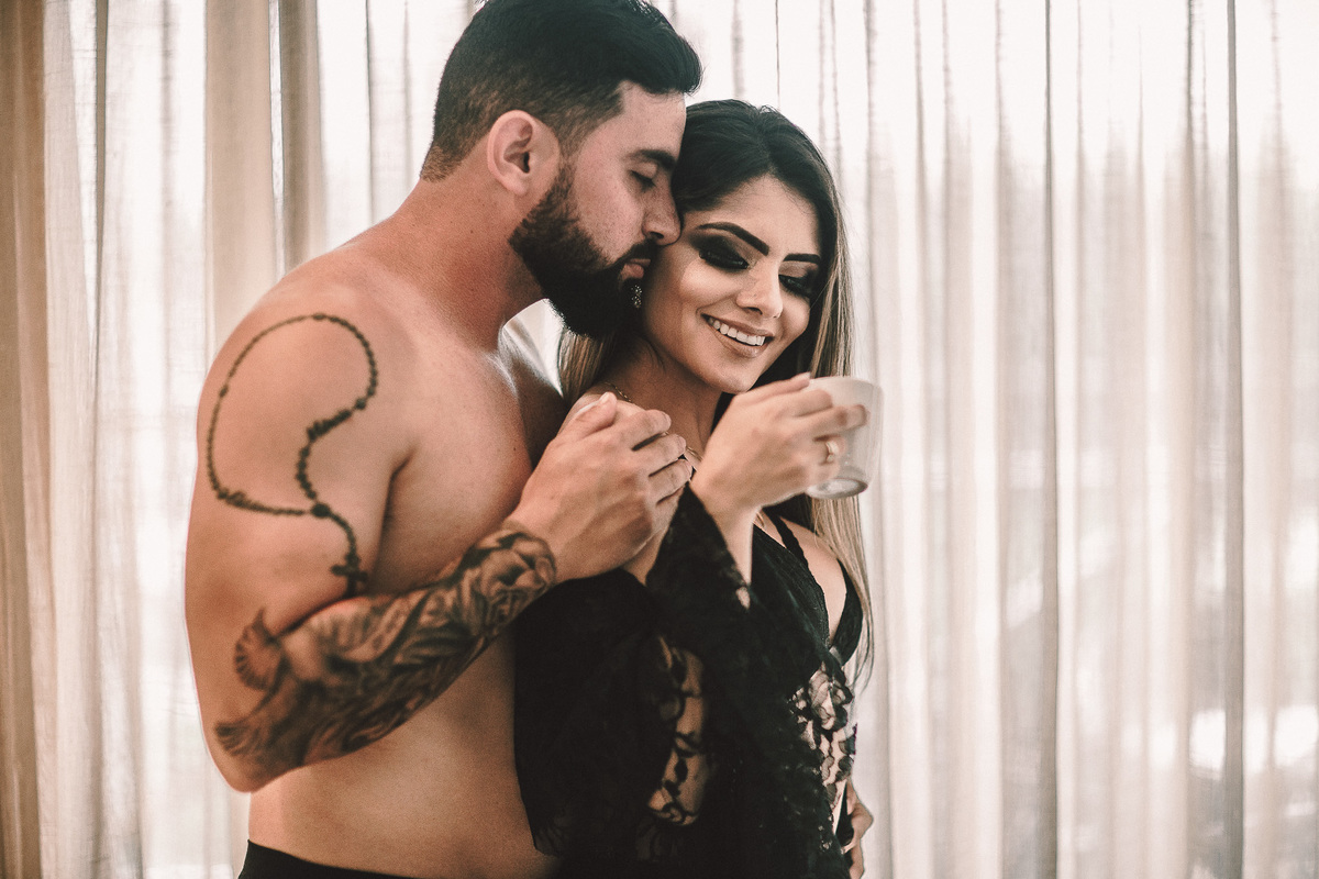 ensaio-sensual-casal-book-pre wedding-lovers-foto-casamento-amor-seoxo-pegada-boudoir-rondonopolis-mato-grosso-praia-beach