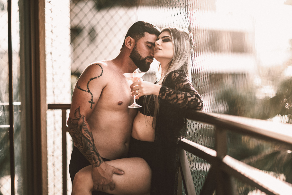 ensaio-sensual-casal-book-pre wedding-lovers-foto-casamento-amor-seoxo-pegada-boudoir-rondonopolis-mato-grosso-praia-beach