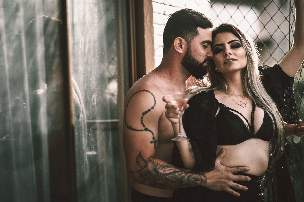 ensaio-sensual-casal-book-pre wedding-lovers-foto-casamento-amor-seoxo-pegada-boudoir-rondonopolis-mato-grosso-praia-beach