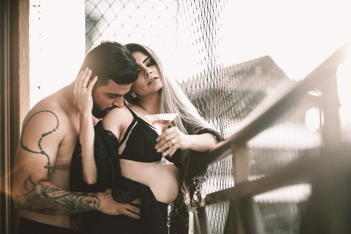 ensaio-sensual-casal-book-pre wedding-lovers-foto-casamento-amor-seoxo-pegada-boudoir-rondonopolis-mato-grosso-praia-beach