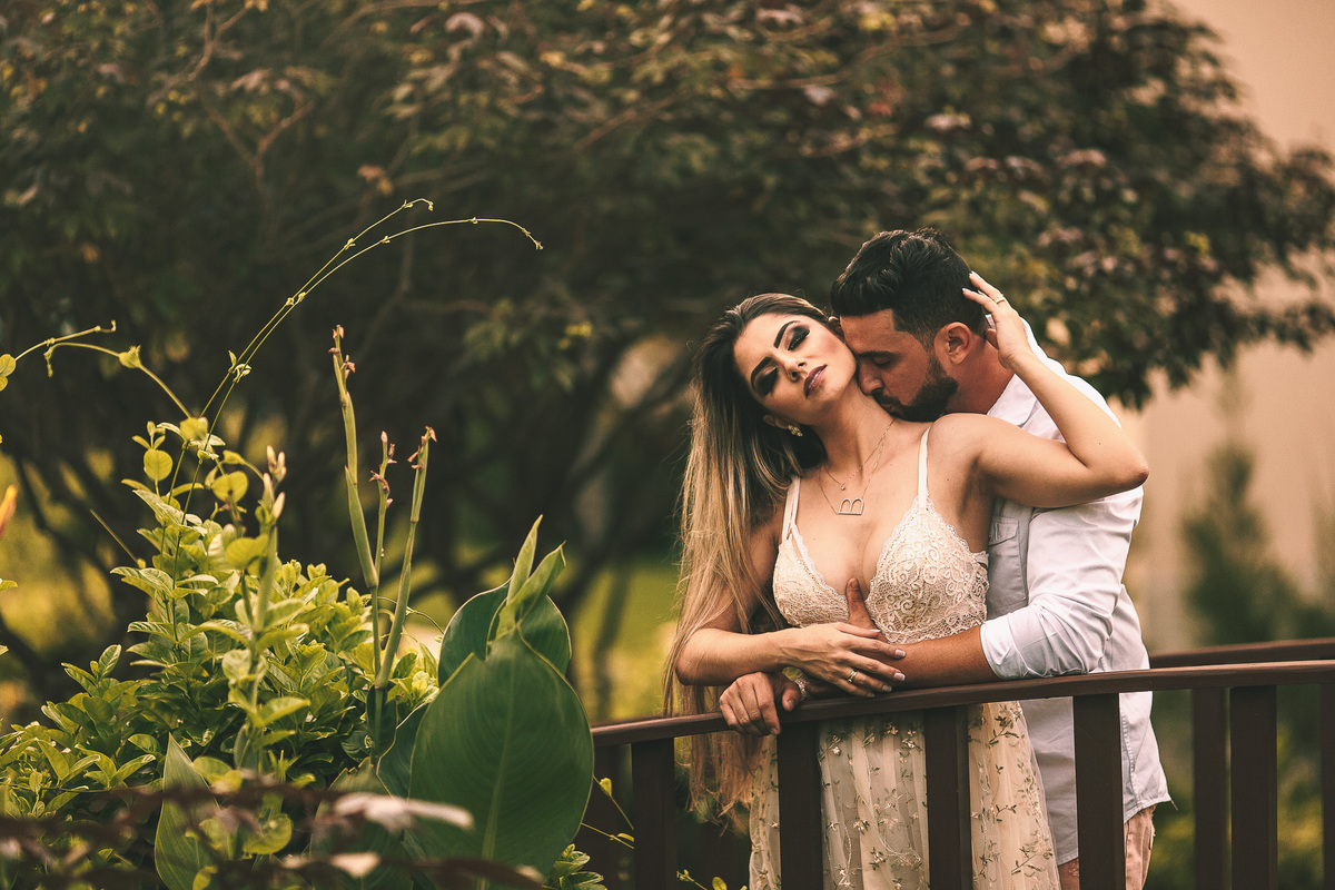 ensaio-sensual-casal-book-pre wedding-lovers-foto-casamento-amor-seoxo-pegada-boudoir-rondonopolis-mato-grosso-praia-beach