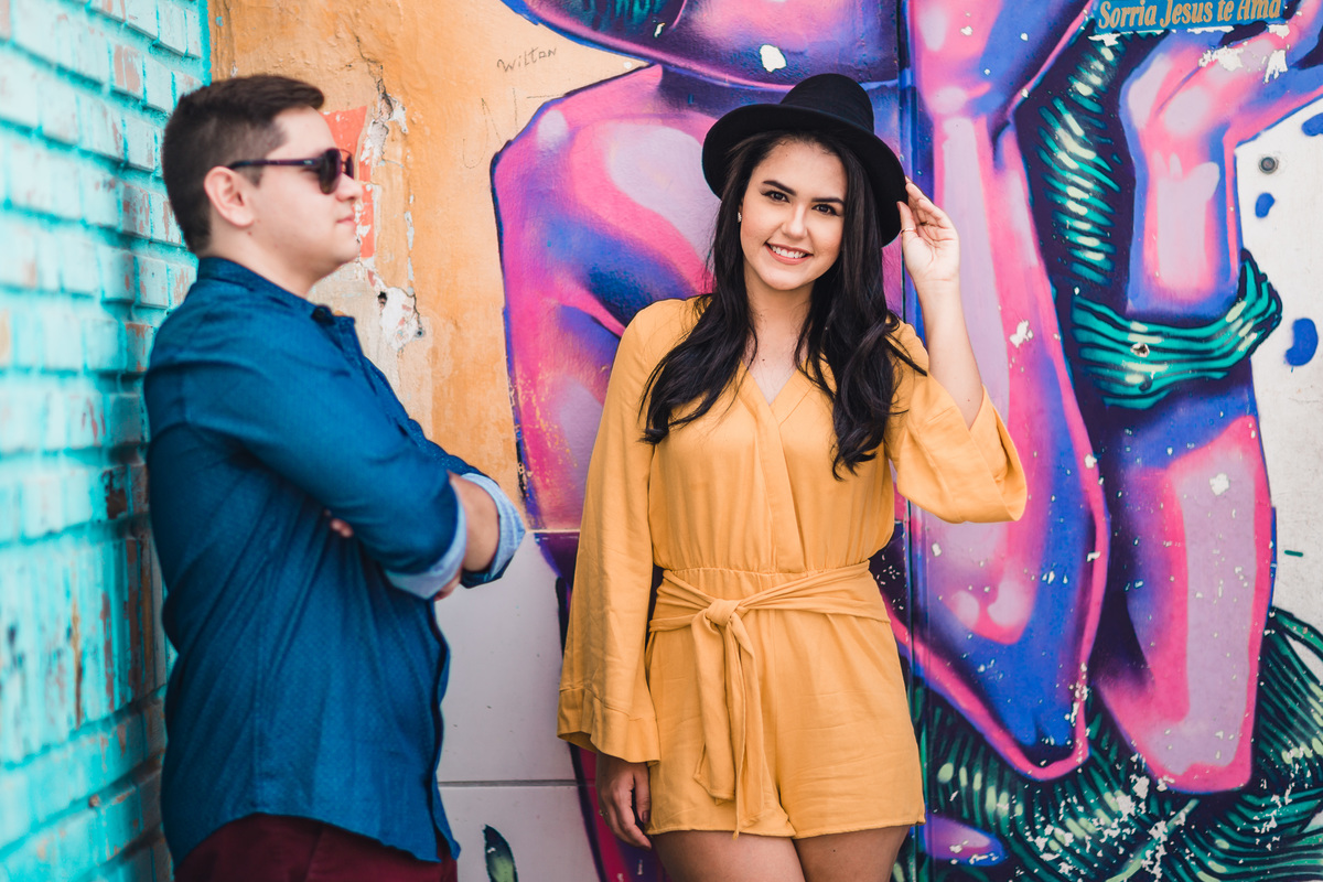 pré-wedding-ensaio-casal-street-rua-book-esession-lover-casamento-praia-de-iracema-pirata-bar-colors-beach