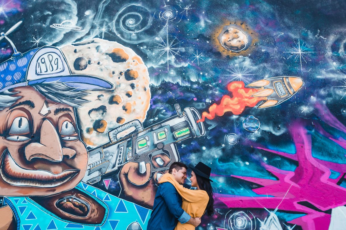 pré-wedding-ensaio-casal-street-rua-book-esession-lover-casamento-praia-de-iracema-pirata-bar-colors-beach