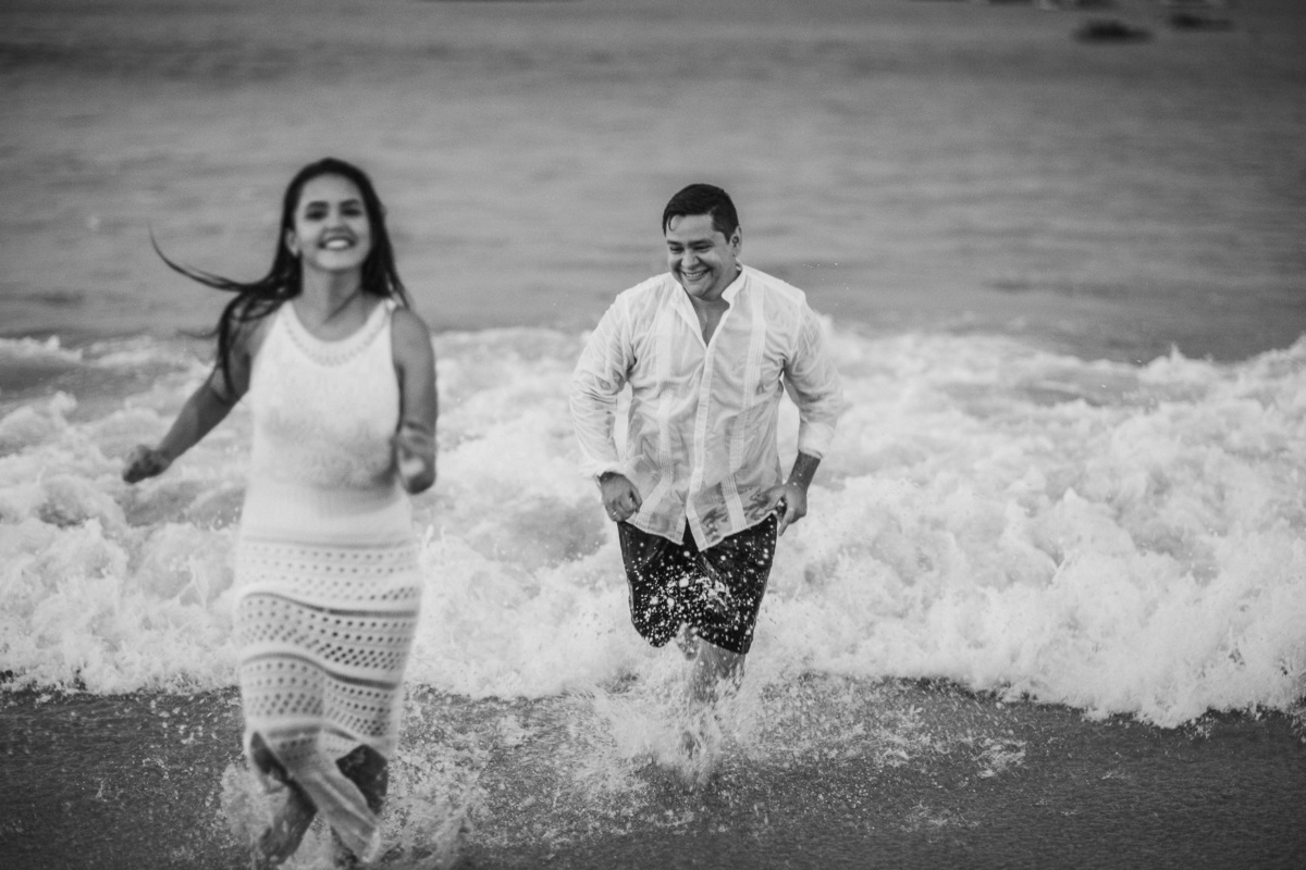 pré-wedding-ensaio-casal-street-rua-book-esession-lover-casamento-praia-de-iracema-pirata-bar-colors-beach