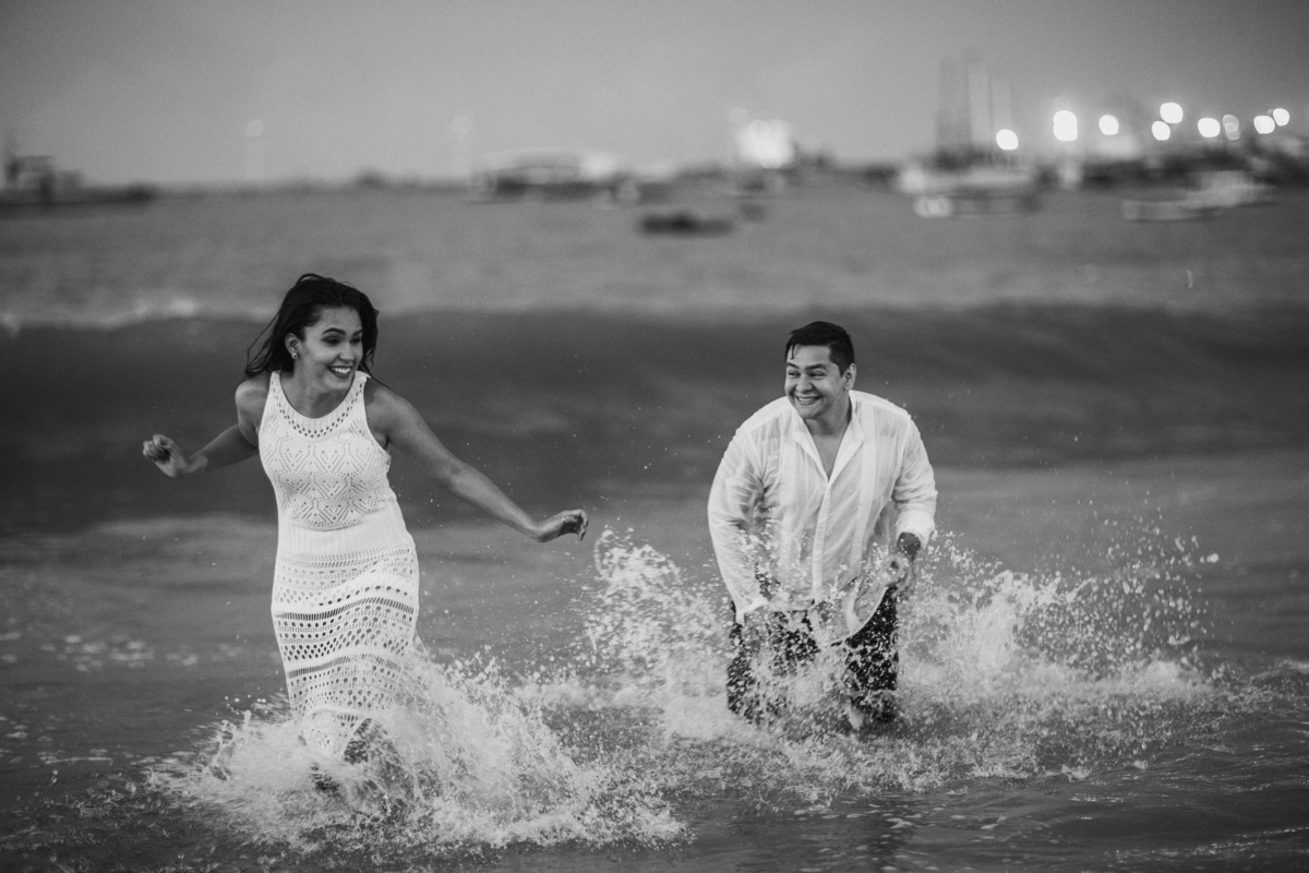 pré-wedding-ensaio-casal-street-rua-book-esession-lover-casamento-praia-de-iracema-pirata-bar-colors-beach