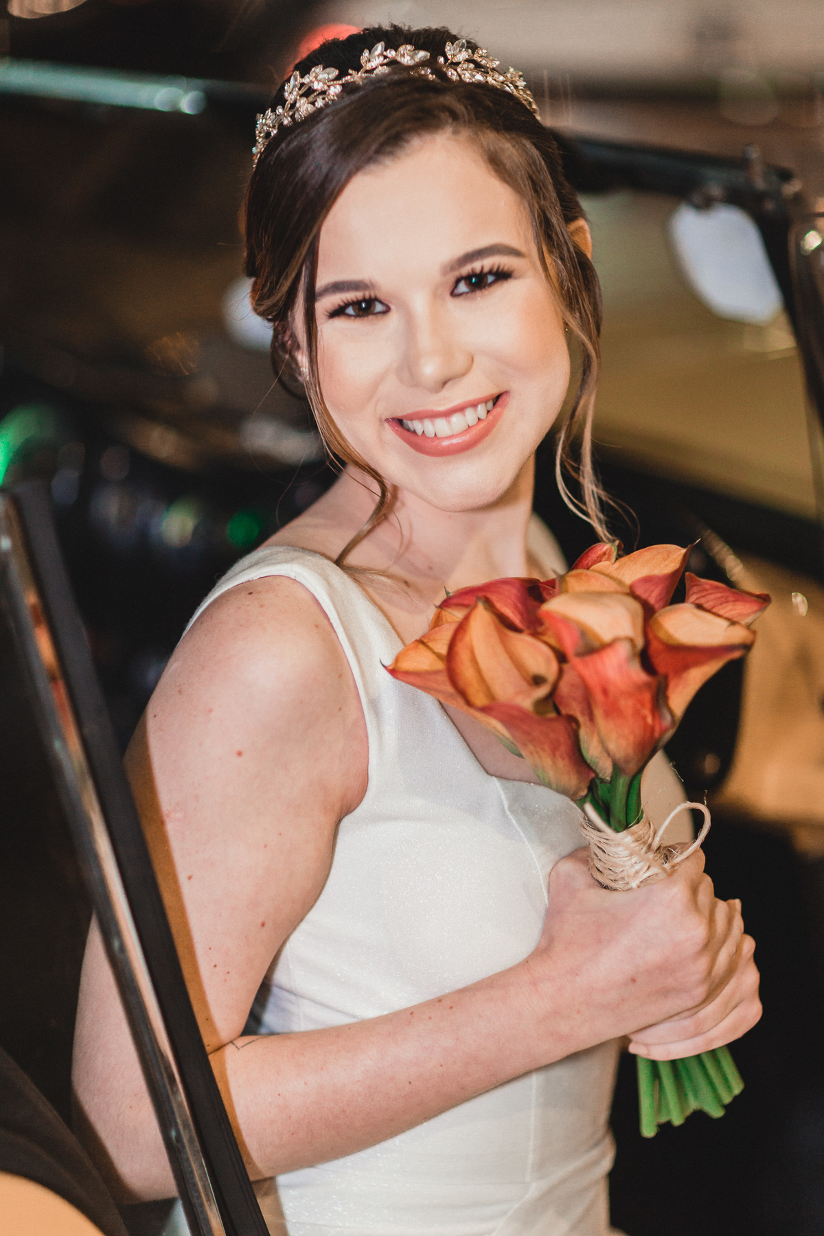 casamento-wedding-carro-antigo-amarelo-Mp-Laifer-conversível-noiva-mariana-ximenes-amor-buque-vestido-celebração-cerimonia