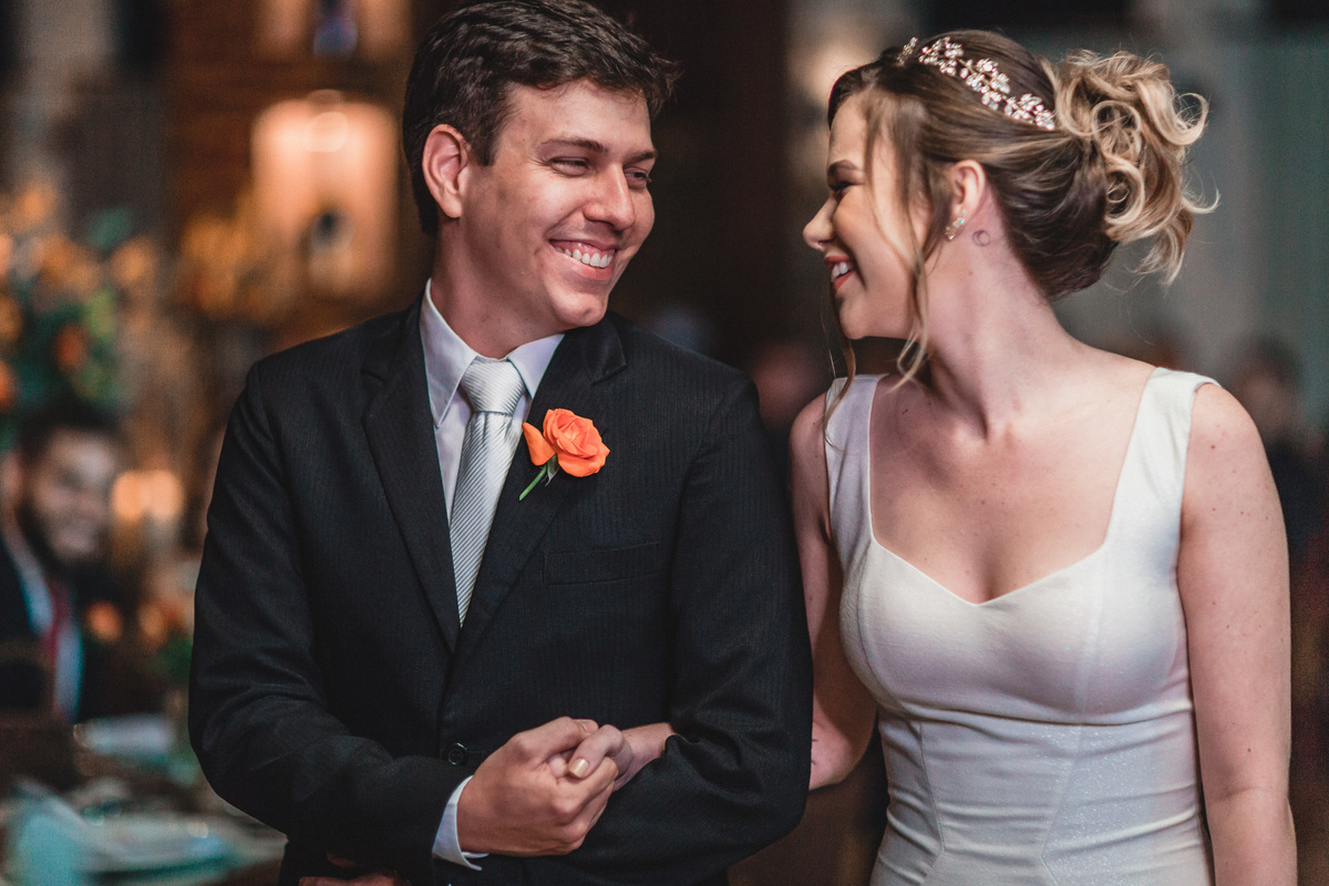 casamento-wedding-carro-antigo-amarelo-Mp-Laifer-conversível-noiva-mariana-ximenes-amor-buque-vestido-celebração-cerimonia