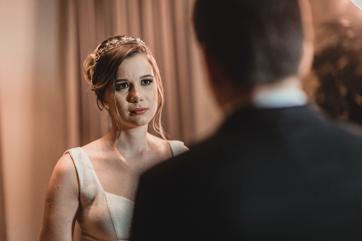 casamento-wedding-carro-antigo-amarelo-Mp-Laifer-conversível-noiva-mariana-ximenes-amor-buque-vestido-celebração-cerimonia