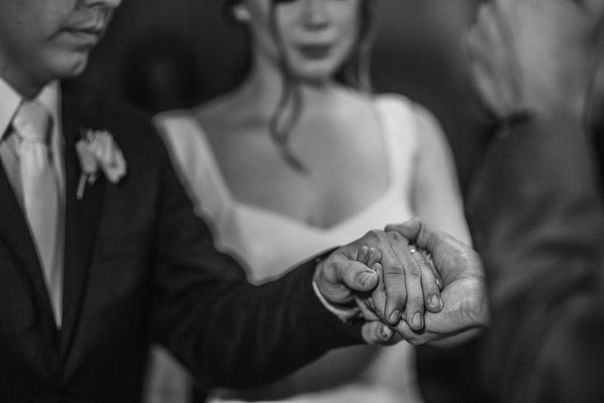 casamento-wedding-carro-antigo-amarelo-Mp-Laifer-conversível-noiva-mariana-ximenes-amor-buque-vestido-celebração-cerimonia