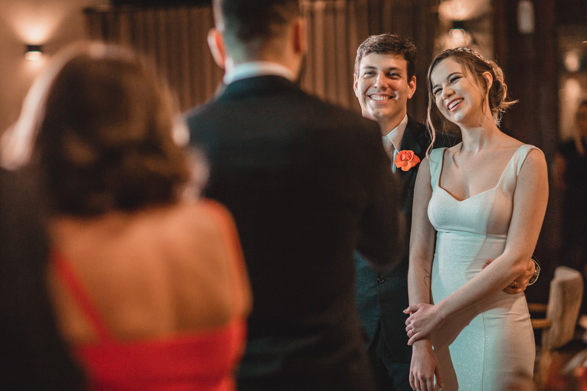 casamento-wedding-carro-antigo-amarelo-Mp-Laifer-conversível-noiva-mariana-ximenes-amor-buque-vestido-celebração-cerimonia