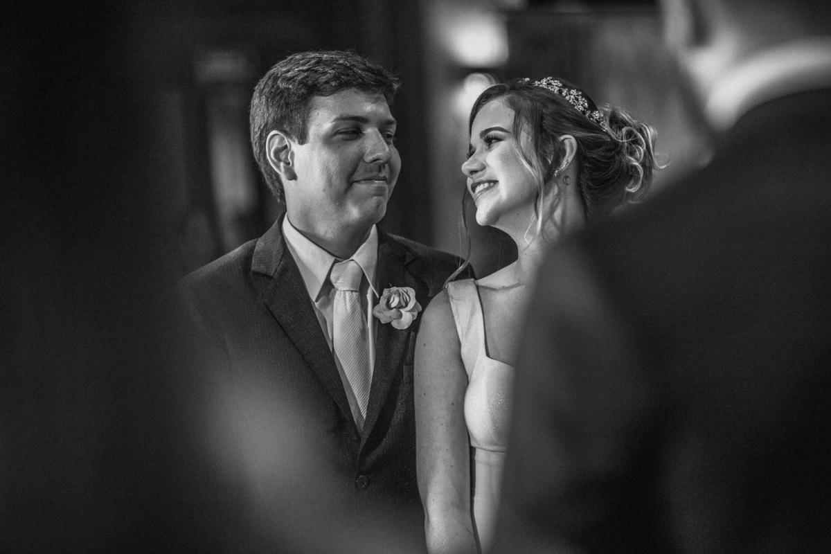 casamento-wedding-carro-antigo-amarelo-Mp-Laifer-conversível-noiva-mariana-ximenes-amor-buque-vestido-celebração-cerimonia