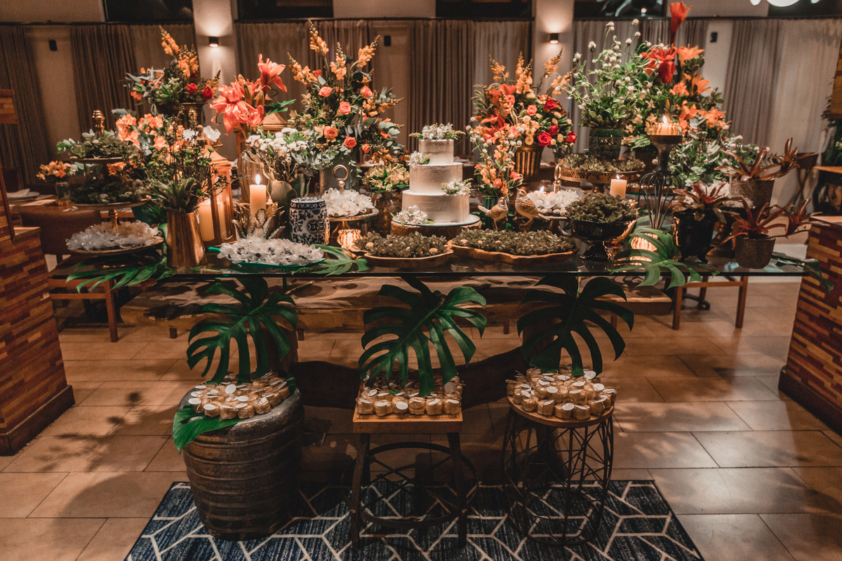 casamento-wedding-carro-antigo-amarelo-Mp-Laifer-conversível-noiva-mariana-ximenes-amor-buque-vestido-celebração-cerimonia