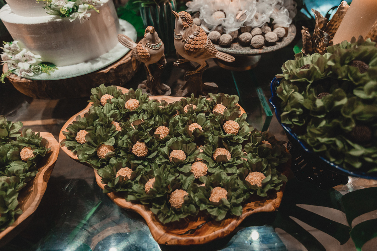 casamento-wedding-carro-antigo-amarelo-Mp-Laifer-conversível-noiva-mariana-ximenes-amor-buque-vestido-celebração-cerimonia-decoração-geppos