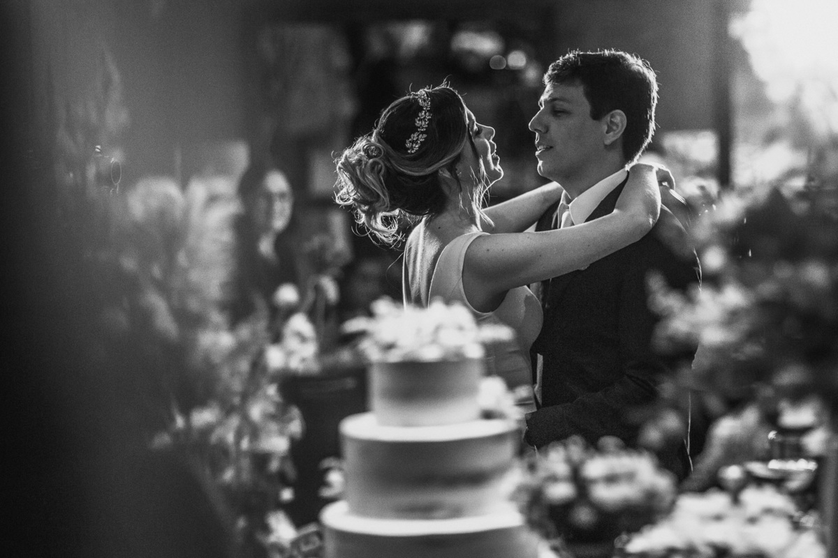 casamento-wedding-carro-antigo-amarelo-Mp-Laifer-conversível-noiva-mariana-ximenes-amor-buque-vestido-celebração-cerimonia