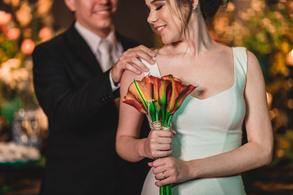 casamento-wedding-carro-antigo-amarelo-Mp-Laifer-conversível-noiva-mariana-ximenes-amor-buque-vestido-celebração-cerimonia