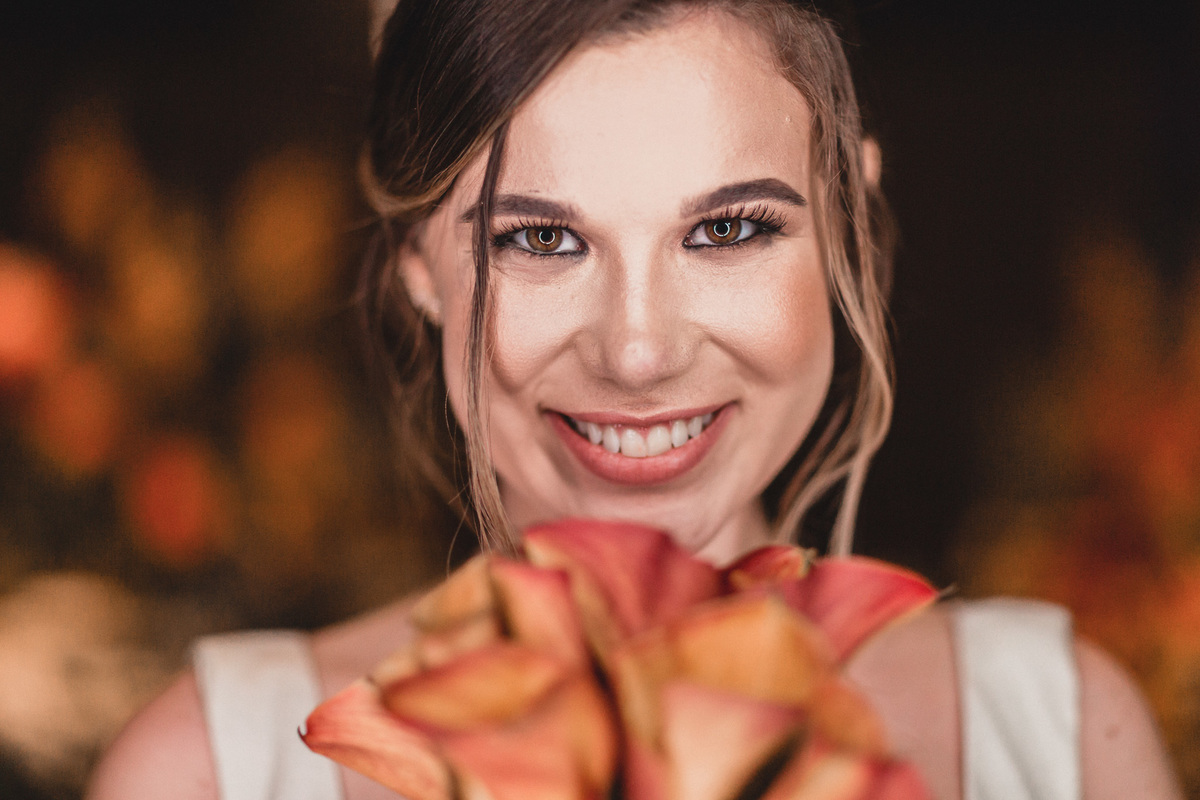 casamento-wedding-carro-antigo-amarelo-Mp-Laifer-conversível-noiva-mariana-ximenes-amor-buque-vestido-celebração-cerimonia