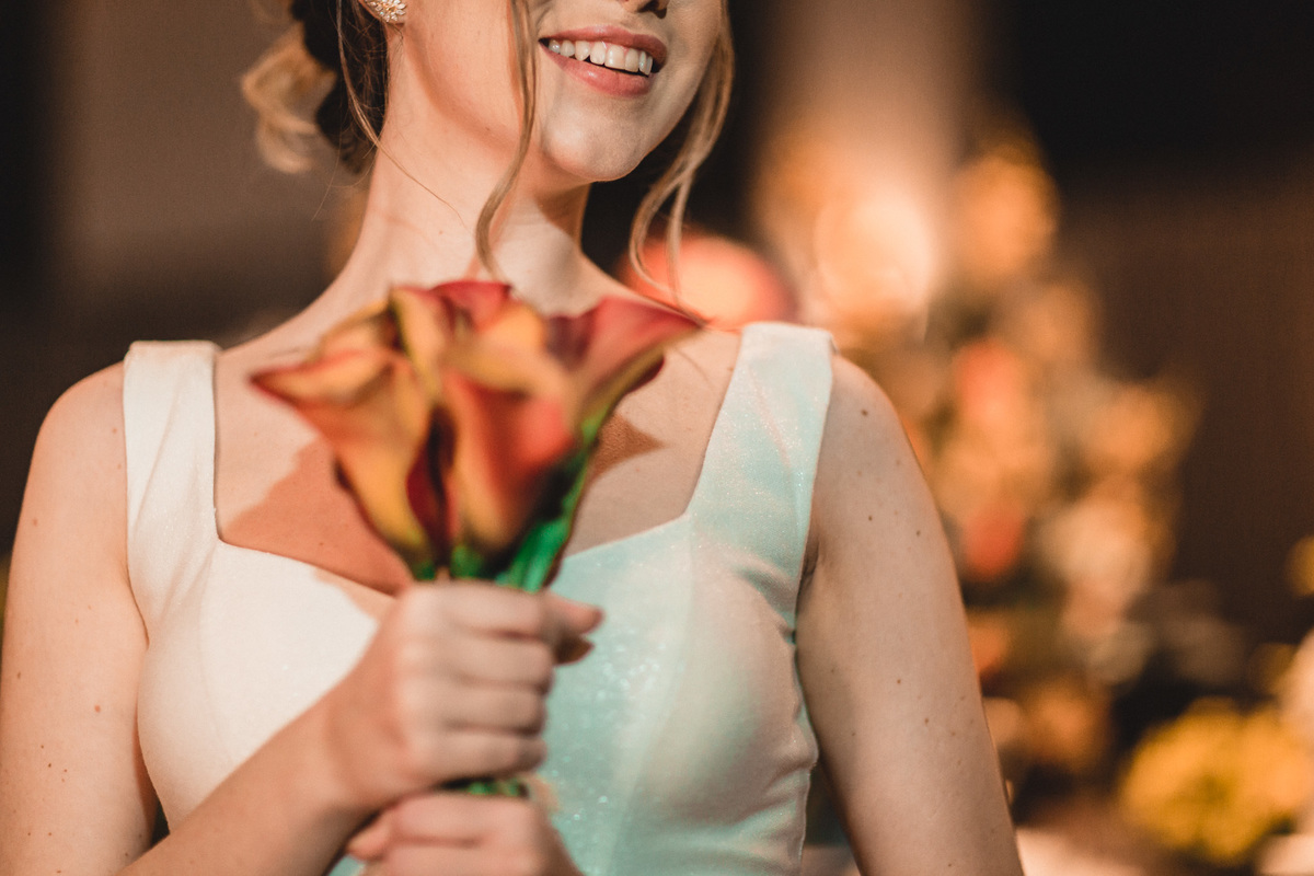 casamento-wedding-carro-antigo-amarelo-Mp-Laifer-conversível-noiva-mariana-ximenes-amor-buque-vestido-celebração-cerimonia