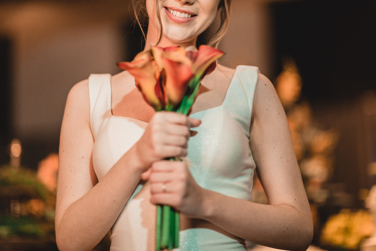 casamento-wedding-carro-antigo-amarelo-Mp-Laifer-conversível-noiva-mariana-ximenes-amor-buque-vestido-celebração-cerimonia