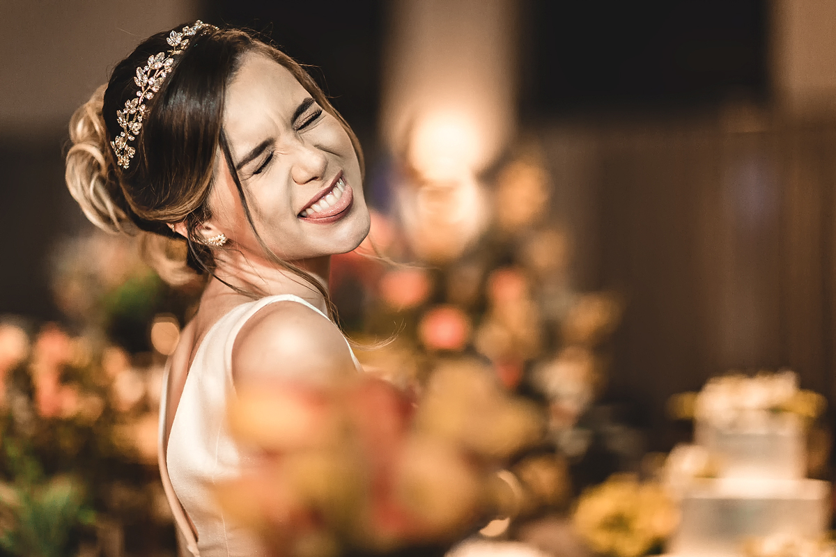 casamento-wedding-carro-antigo-amarelo-Mp-Laifer-conversível-noiva-mariana-ximenes-amor-buque-vestido-celebração-cerimonia