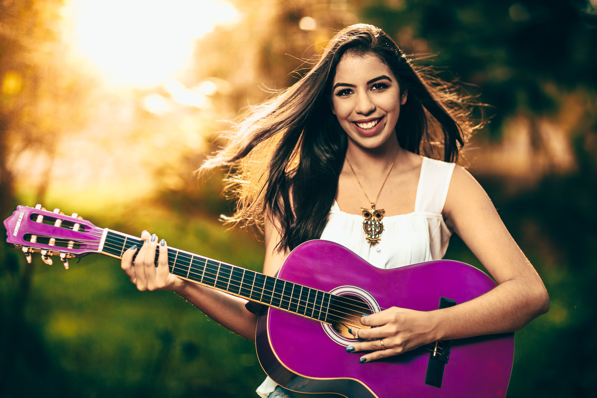 ensaio-book-fotos-15-anos-debutante-tema-cinderela-fantasia-buffet-festa-violão-pico-das-almas-beach-praia-cumbuco-poesia-amor