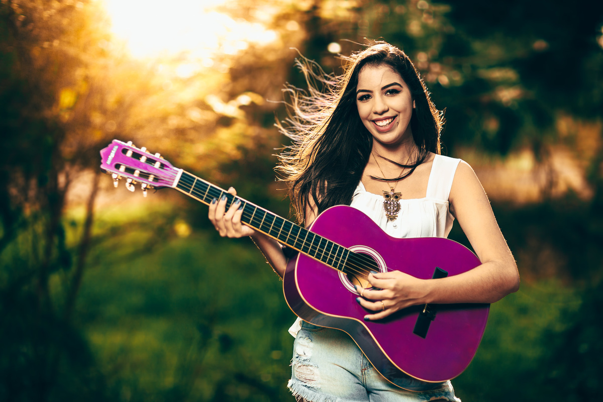 ensaio-book-fotos-15-anos-debutante-tema-cinderela-fantasia-buffet-festa-violão-pico-das-almas-beach-praia-cumbuco-poesia-amor