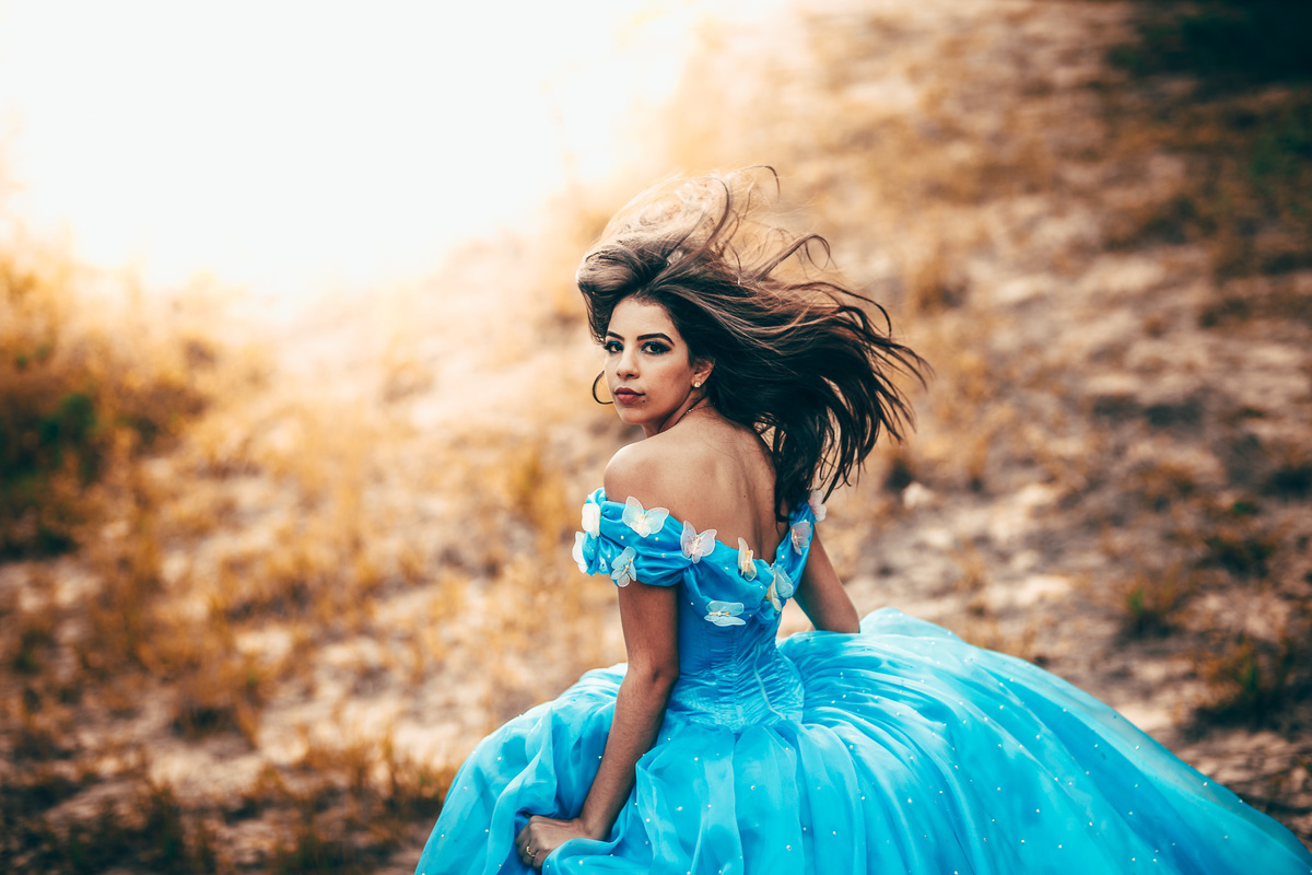 ensaio-book-fotos-15-anos-debutante-tema-cinderela-fantasia-buffet-festa-violão-pico-das-almas-beach-praia-cumbuco-poesia-amor