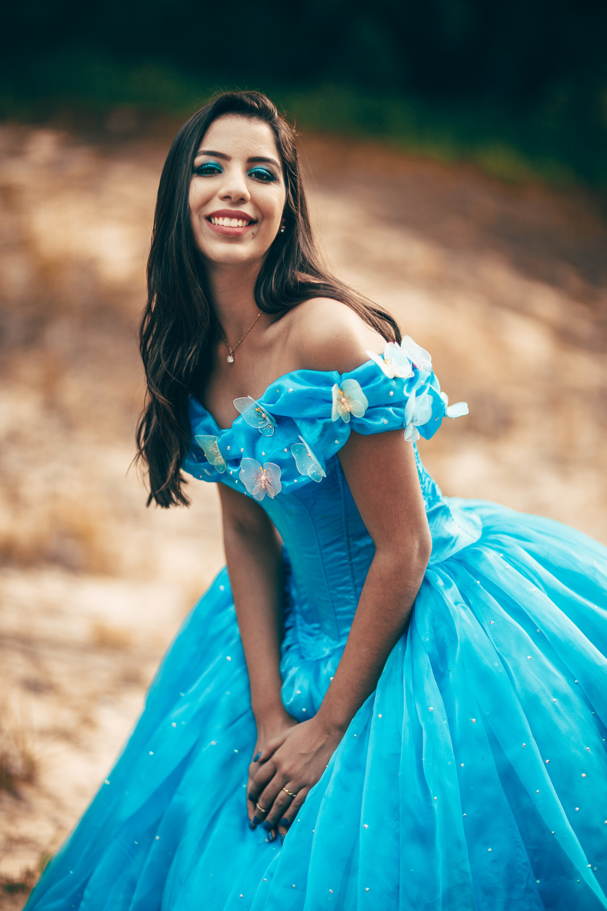 ensaio-book-fotos-15-anos-debutante-tema-cinderela-fantasia-buffet-festa-violão-pico-das-almas-beach-praia-cumbuco-poesia-amor