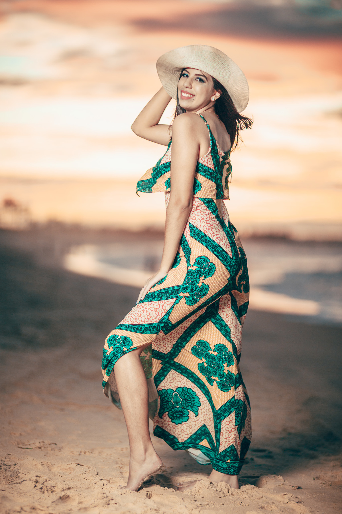 ensaio-book-fotos-15-anos-debutante-tema-cinderela-fantasia-buffet-festa-violão-pico-das-almas-beach-praia-cumbuco-poesia-amor