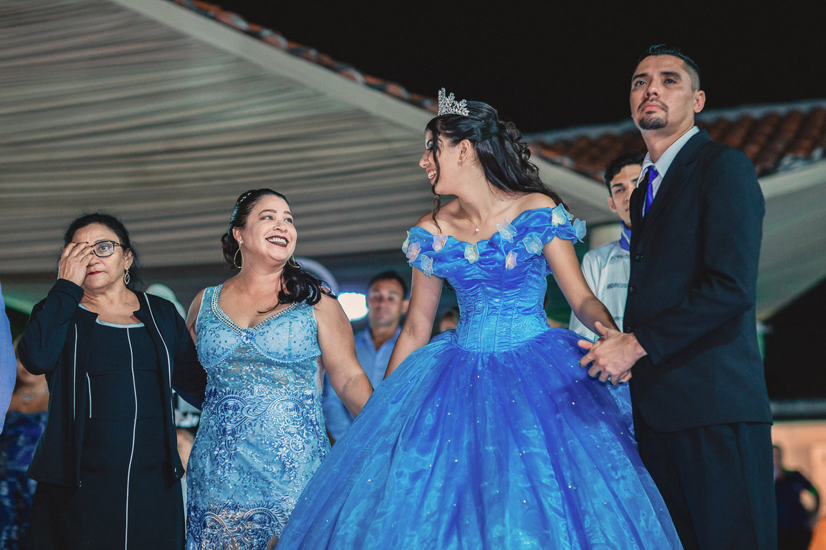 debutante-15anos-festa-tema-cinderela-menina-mulher-buffet-vestido-cerimonial